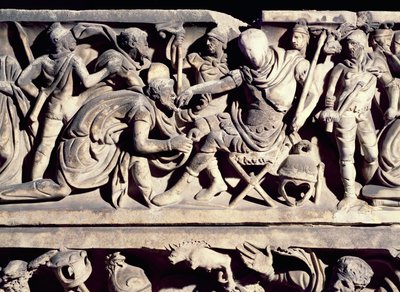 Reliëf van een sarcofaag die de onderwerping van een barbaar aan een Romeinse generaal toont door Roman